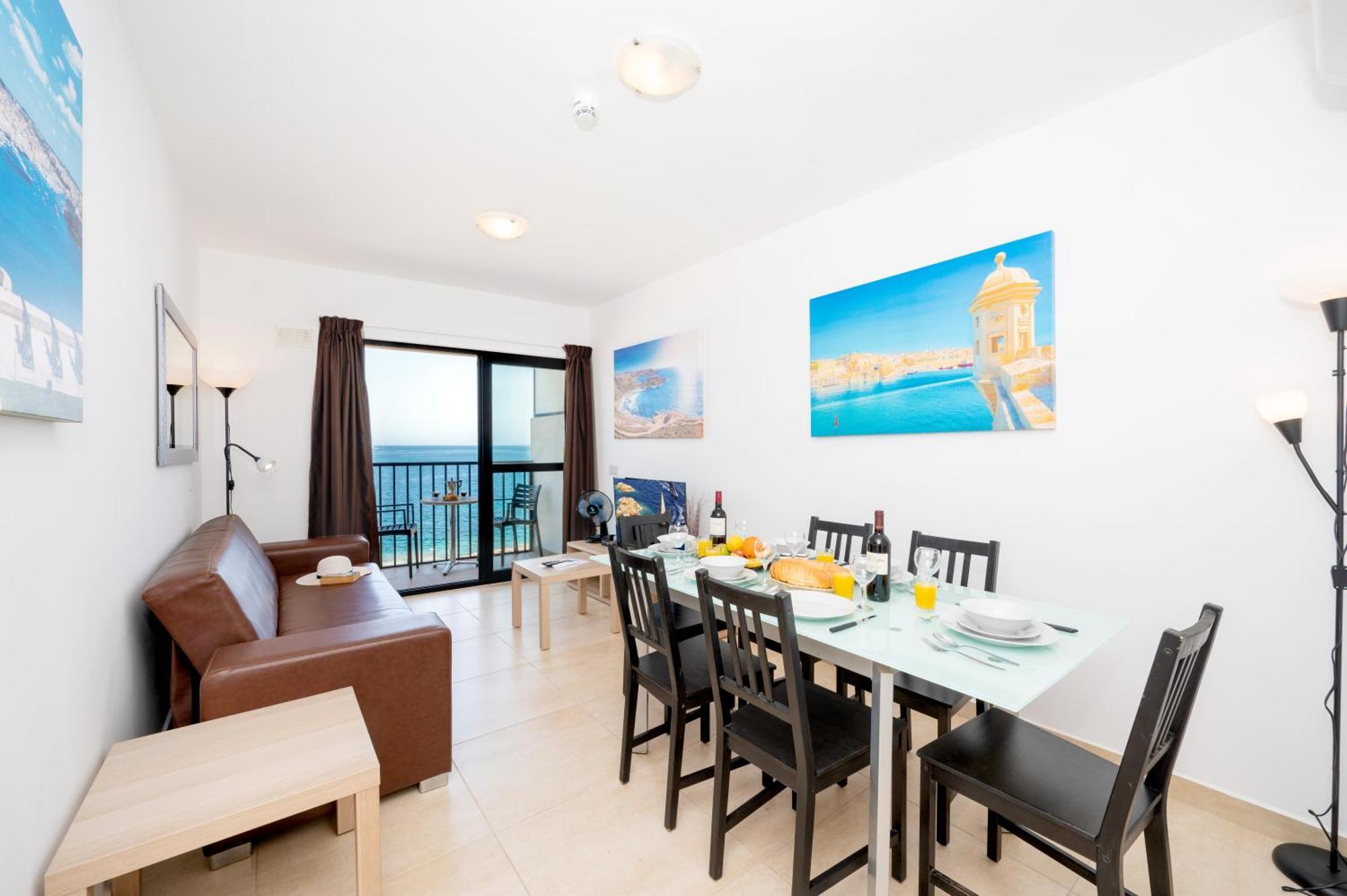 Islet Promenade Seafront Family Apartment With 2 Balconies By Getawaysmalta St. Paul's Bay Exterior foto
